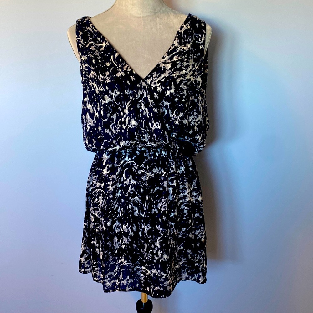 Joie 🖤 Navy and Black Mini Dress with Snap Closure and Bow detail on back 🎀